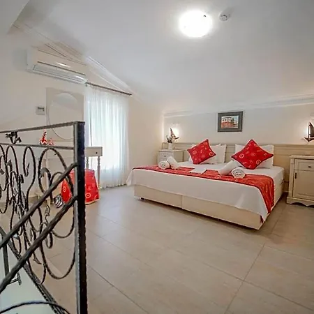 Ξενοδοχείο Marina Palace *